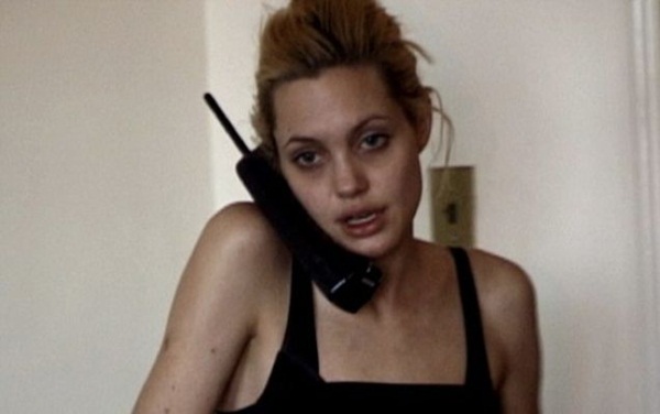 Angelina Jolie kiện báo đăng video thời nghiện ngập