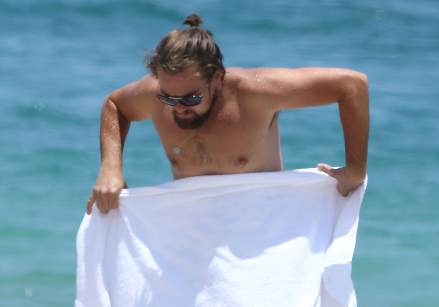 Sốc với hình ảnh Leonardo DiCaprio râu ria bụng mỡ 