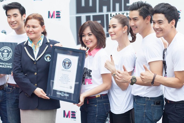 Đệ nhất mỹ nhân Thái Lan tham gia sự kiện cùng dàn hotboy 4