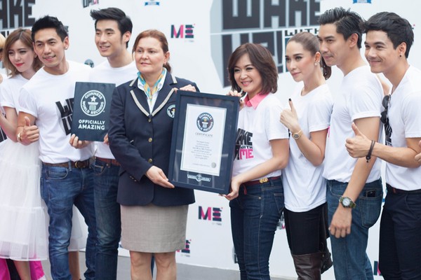 Đệ nhất mỹ nhân Thái Lan tham gia sự kiện cùng dàn hotboy 5