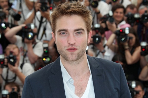 Robert Pattinson mất điểm vì không chịu tấm gội - Ảnh Getty