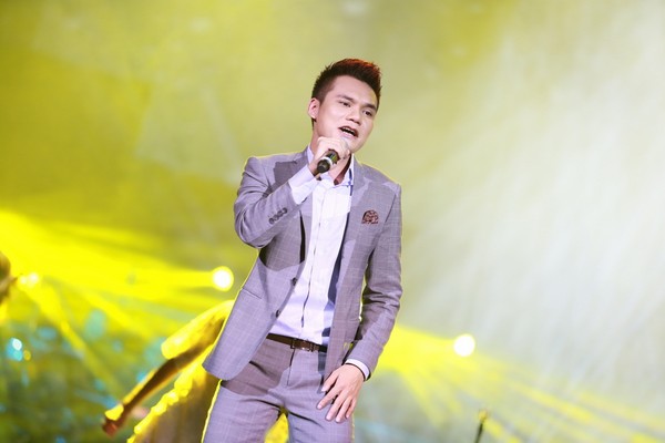 Tối ngày 23/8 Liveshow " Yêu" của nam ca sĩ Khắc Việt đã được diễn ra tại Cung hữu nghị văn hóa Việt Xô, Hà Nội