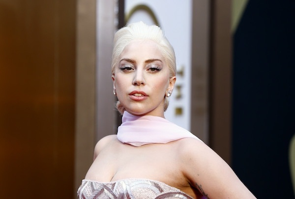 Dị nữ Lady Gaga là người lưỡng tính - Ảnh: Reuters