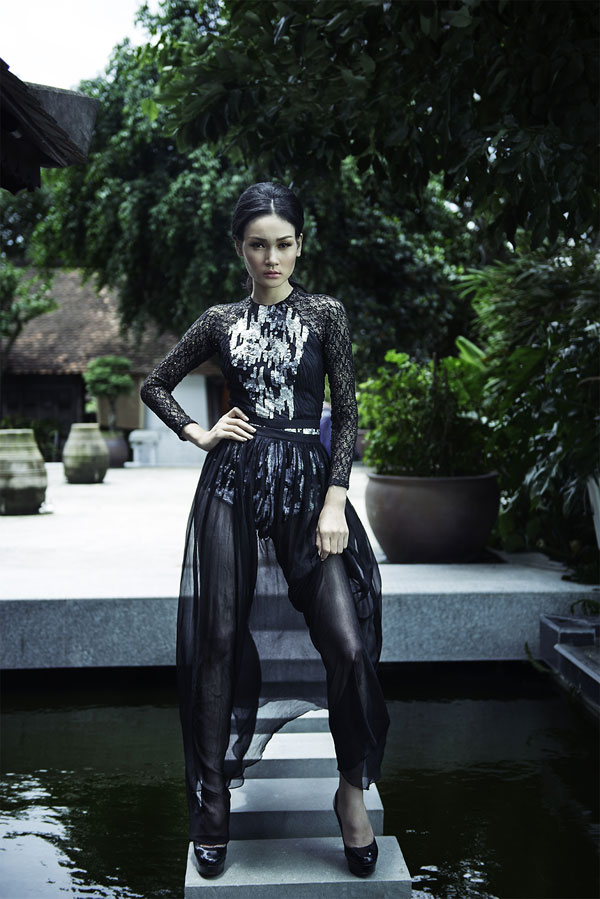 Hồng Ánh mặc áo dài Lê Thanh Phương tham gia Asia fashion week 2014 tại Indonesia 2