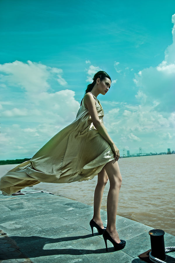 Hồng Ánh mặc áo dài Lê Thanh Phương tham gia Asia fashion week 2014 tại Indonesia 7