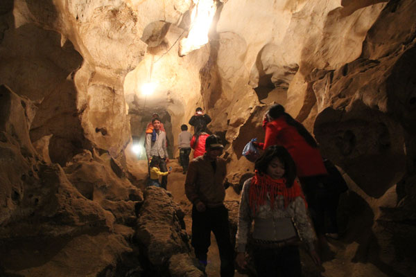 Huyền bí Hang Bua