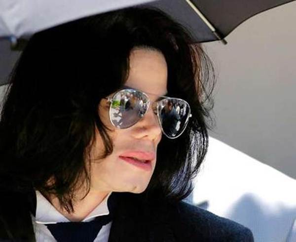 Michael Jackson lại bị tố lạm dụng tình dục