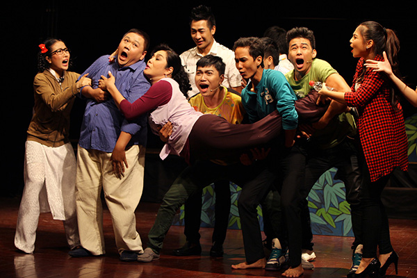 Với sân khấu của mình, Minh Béo bán với giá vé bình dân cùng mong muốn nhiều đối tượng khán giả có thể thưởng thức những vở kịch đặc sắc 9