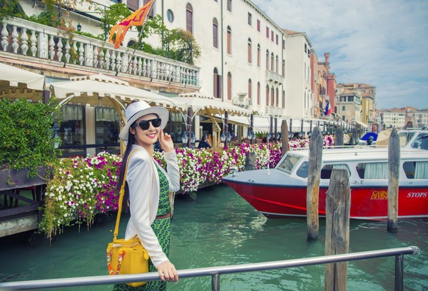 Ngọc Hân lãng mạn tại Venice 1