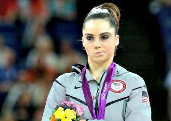 Nữ VĐV McKayla Maroney cũng bị ph&aacute;t t&aacute;n ảnh khỏa th&acirc;n