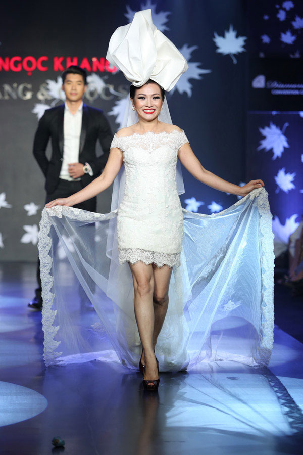 Ca sĩ Phương Thanh chân ngắn vẫn tự tin catwalk 2