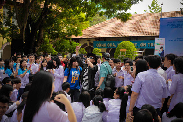 Sơn Tùng M-TP, Phạm Quỳnh Anh quá sung sức khiến fan 'ngạt thở' 11