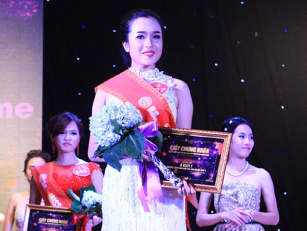 Nữ sinh trường Ngoại giao đăng quang hoa khôi sinh viên Hà Nội 10