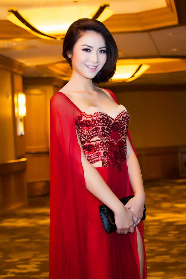 Jennifer Chung thân thiết bên ca sĩ Nguyễn Hồng Nhung 5