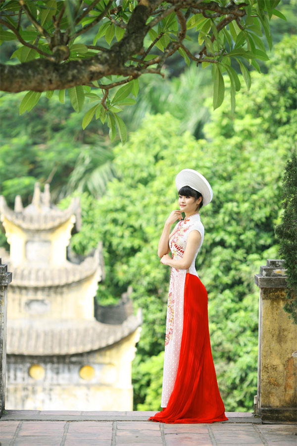 Nữ sinh ngoại thương duyên dáng trong tà áo dài dự thi hoa hậu Việt Nam 2014 1