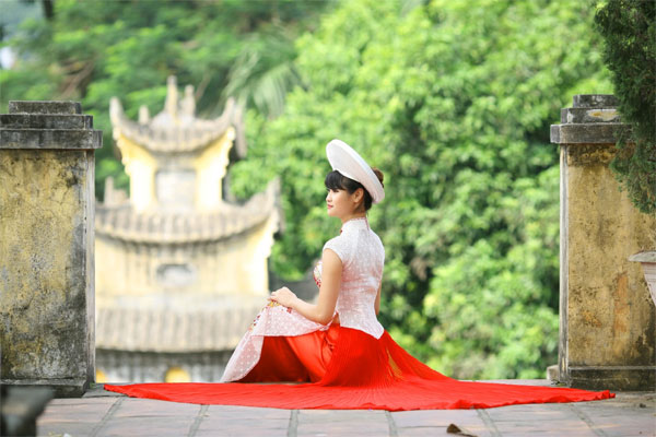 Nữ sinh ngoại thương duyên dáng trong tà áo dài dự thi hoa hậu Việt Nam 2014 5