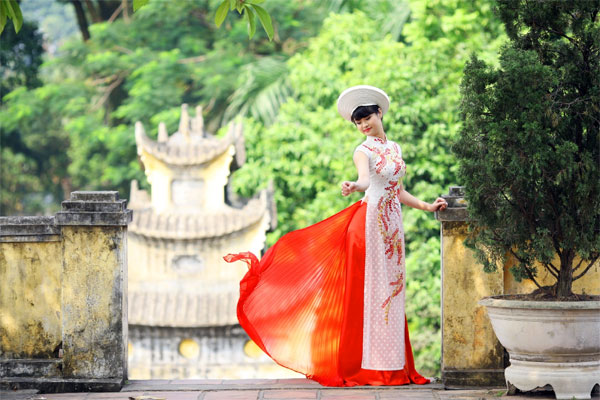 Nữ sinh ngoại thương duyên dáng trong tà áo dài dự thi hoa hậu Việt Nam 2014 6