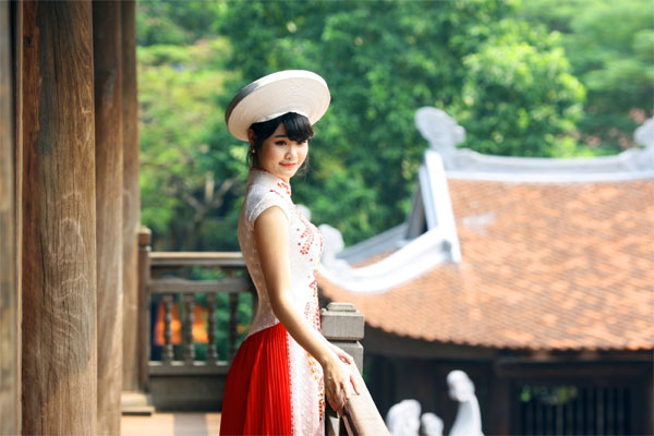Nữ sinh ngoại thương duyên dáng trong tà áo dài dự thi hoa hậu Việt Nam 2014 7