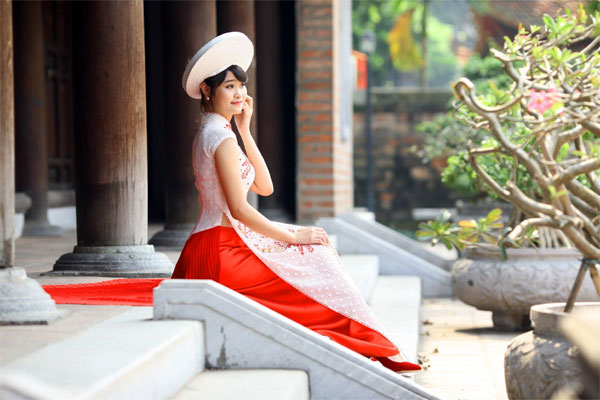 Nữ sinh ngoại thương duyên dáng trong tà áo dài dự thi hoa hậu Việt Nam 2014 9