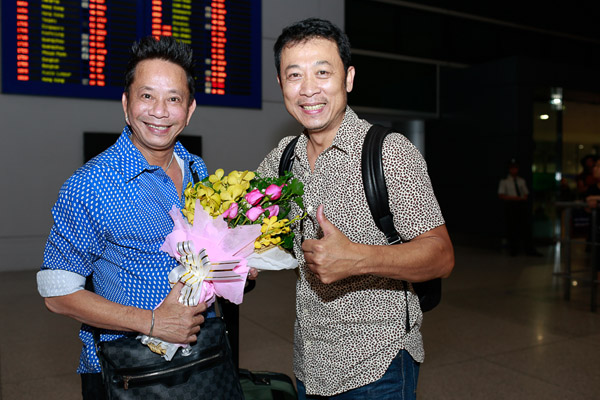 Danh hài Vân Sơn hội ngộ Bảo Chung tại sân bay Tân Sơn Nhất 1