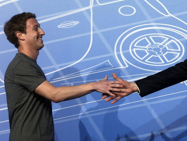 Mark Zuckerberg luôn diện áo màu xám trong bất cứ cuộc gặp nào