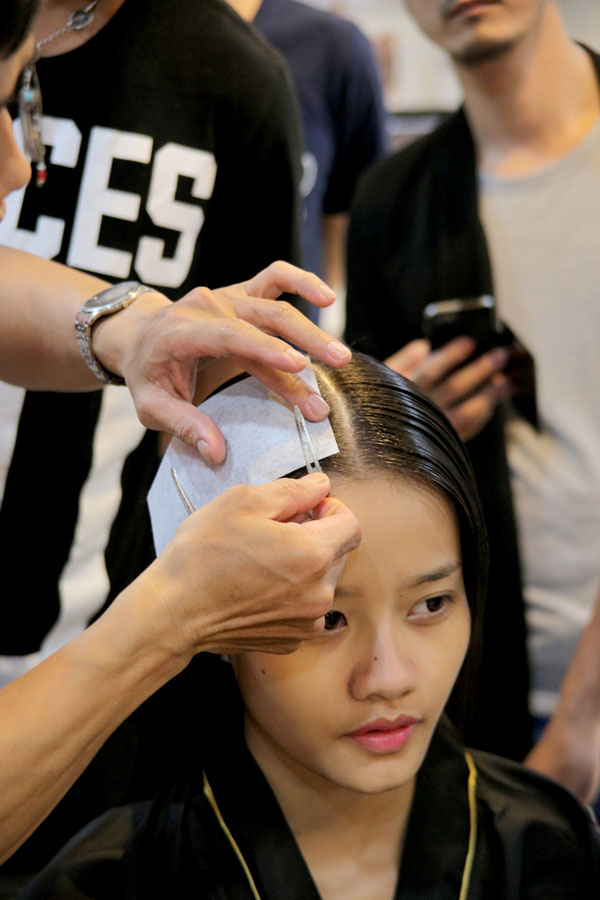Chuyên gia Nhật test kiểu tóc cho Lynk Fashion show