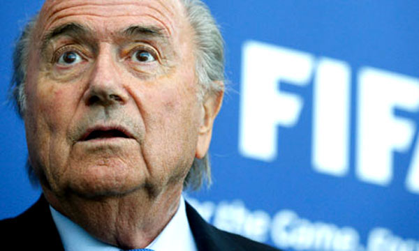 Sinh viên biểu tình đòi 'tống cổ' Chủ tịch FIFA Sepp Blatter 1