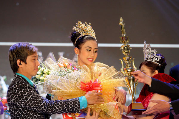 Sau lùm xùm với Việt Hương, vương miện Hoa hậu Việt Nam Thế giới đã có chủ 2