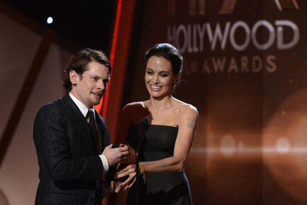 Kristen Stewart gặp sự cố lộ ngực tại Hollywood Film Awards 2014 8