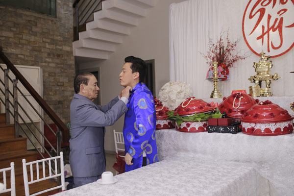 Ngay trong sáng nay, lễ tân hôn của Lam Trường và Yến Phương đã diễn ra tại nhà riêng của chú rể 2