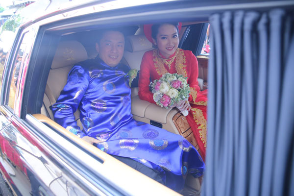 Ngay trong sáng nay, lễ tân hôn của Lam Trường và Yến Phương đã diễn ra tại nhà riêng của chú rể 10