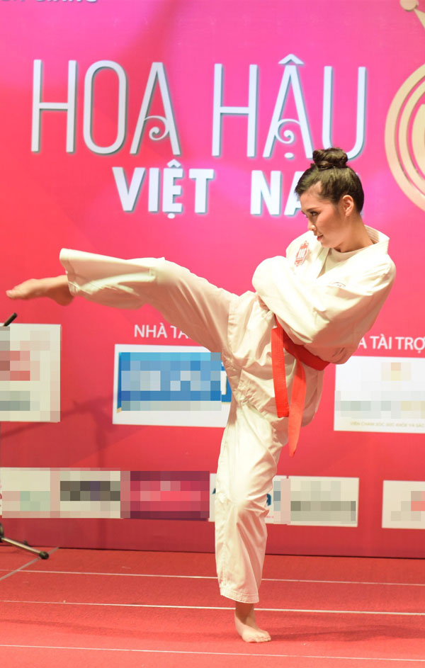 Ngắm thí sinh Hoa hậu Việt Nam 2014 thi thố tài năng 1