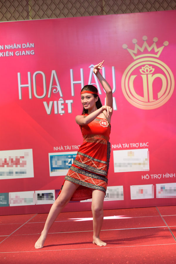 Ngắm thí sinh Hoa hậu Việt Nam 2014 thi thố tài năng 14