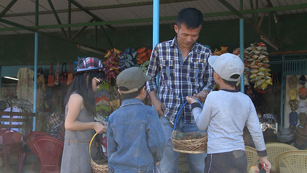 Bố ơi, mình đi đâu thế: Minh Khang, Hoàng Bách mâu thuẫn vì... tiền 6