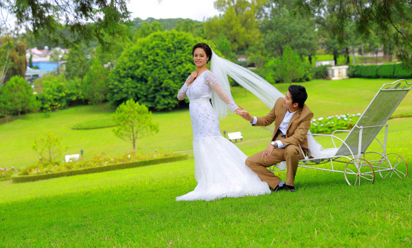 Nhật Kim Anh được ông xã bận váy cưới cầu hôn 10