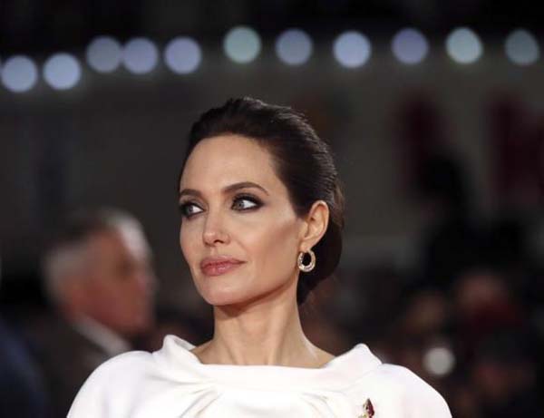 Angelina Jolie bị chê là ‘một đứa trẻ được nuông chiều ít tài năng’