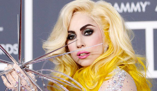 Lady Gaga gây shock khi tiết lộ bị cưỡng dâm khi mới 19 tuổi