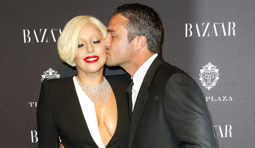 Lady Gaga đang hẹn hò với Taylor Kinney