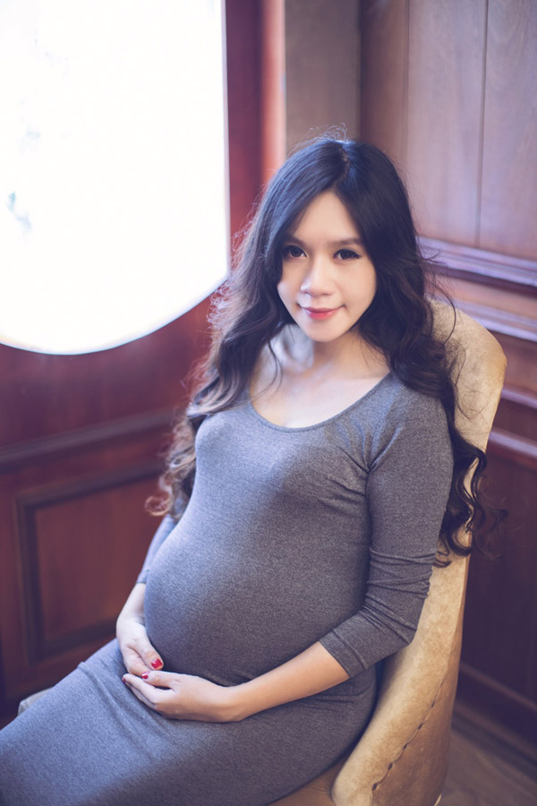 Minh Hà rạng ngời trước ngày sinh 10 ngày