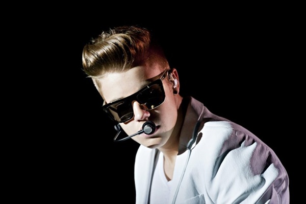 Justin Bieber bất ngờ đăng video xin lỗi vì hành vi kiêu ngạo