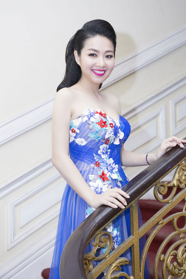 Diễn viên Lê Khánh xuất hiện rạng rỡ sau khi lấy chồng 5