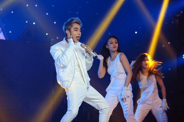 Sơn Tùng M-TP tiếp tục mang ‘hit’ lên sân khấu The Remix 3