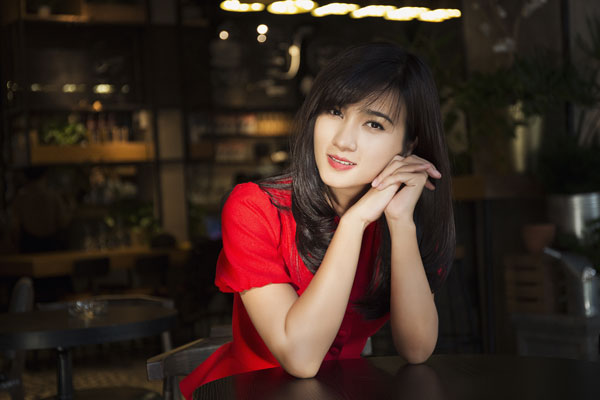 Kim Tuyến “Tuổi thanh xuân” đẹp ngọt ngào, gợi cảm nhận vai diễn mới 5