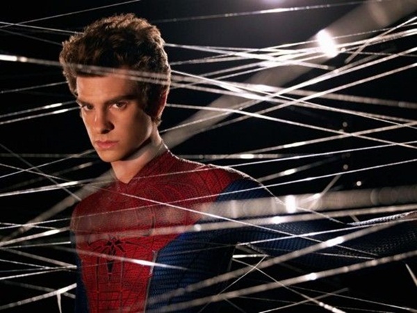 Andrew Garfield trong vai Peter Parker