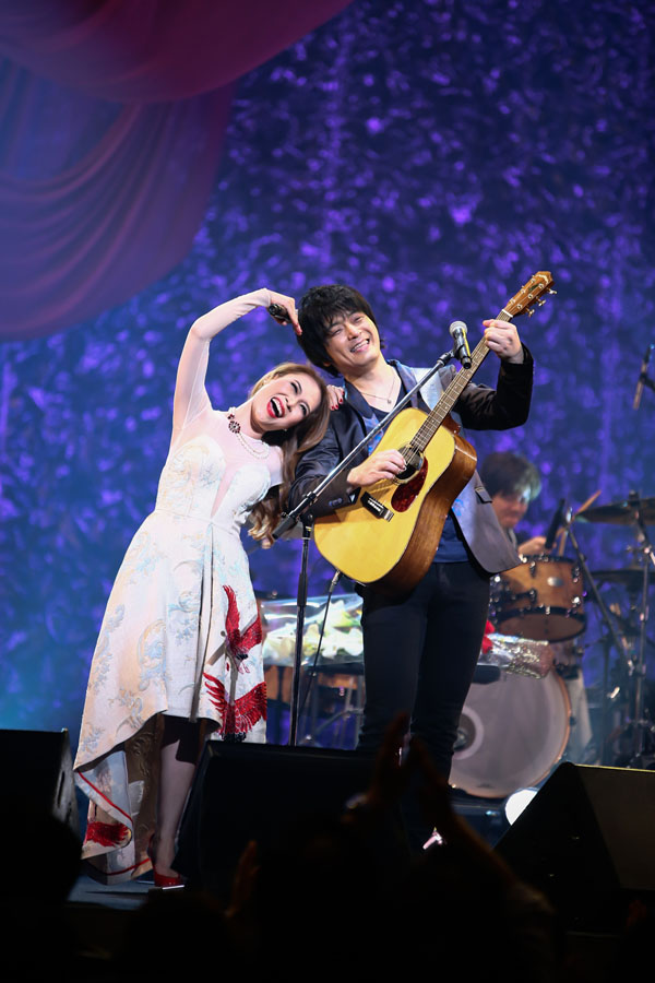 Việc Mỹ Tâm hát tiếng Nhật và Oshio Kotaro hát tiếng Việt giúp thắt chặt thêm tình hữu nghĩ giữa hai nước
