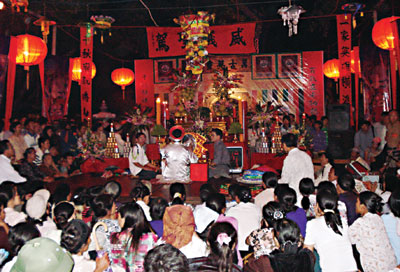 Một gi&aacute; đồng tại lễ hội Kiếp Bạc do Viện Văn h&oacute;a nghệ thuật Việt Nam tổ chức phục dựng