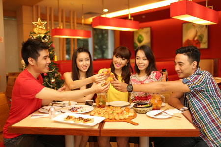 Đón Giáng Sinh tại Pizza Hut với Cheesy Bites 2