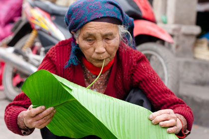 Kỳ công bánh chưng Tranh Khúc 2