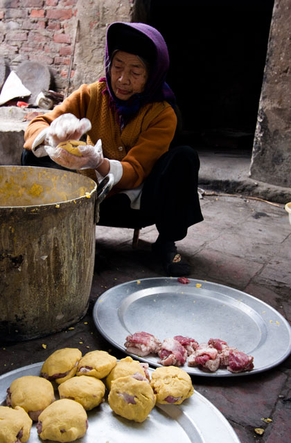 Kỳ công bánh chưng Tranh Khúc 5