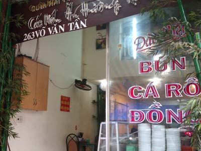 Bún cá rô đồng và nem cua bể: Nét lạ của ẩm thực miền Bắc tại Sài Gòn 3